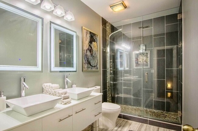 Building Photo - 205 Walker St SW