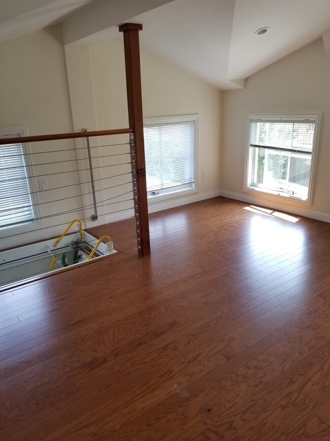 Building Photo - Beautiful Cottage Studio In Old Palo Alto