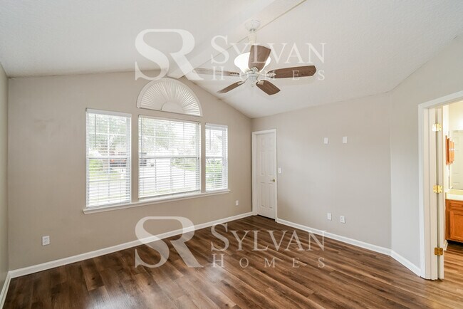 Building Photo - Experience the Lifestyle awaiting you!