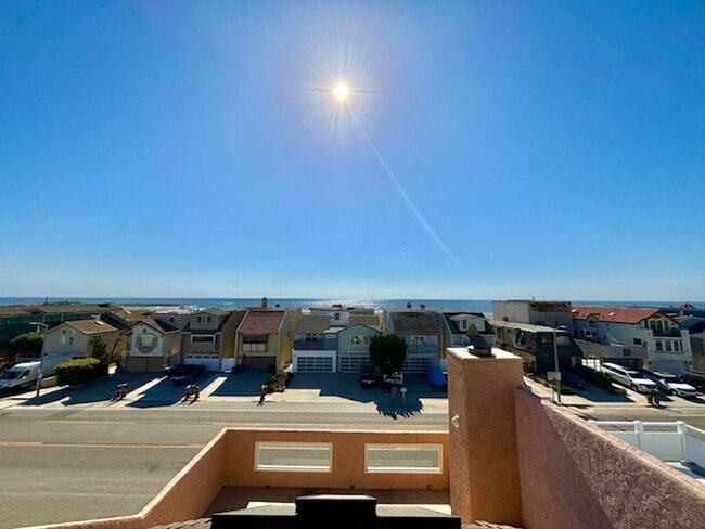 Building Photo - 316 Ocean Dr