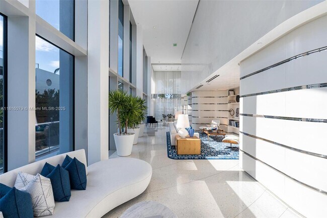 Building Photo - 16901 Collins Ave