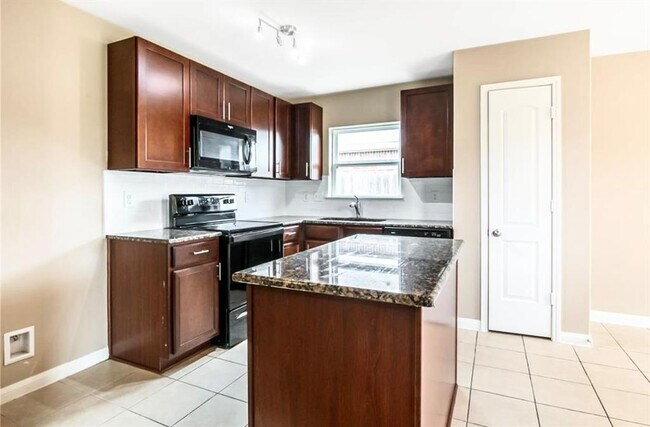 Building Photo - 8730 Leclaire Meadow Dr