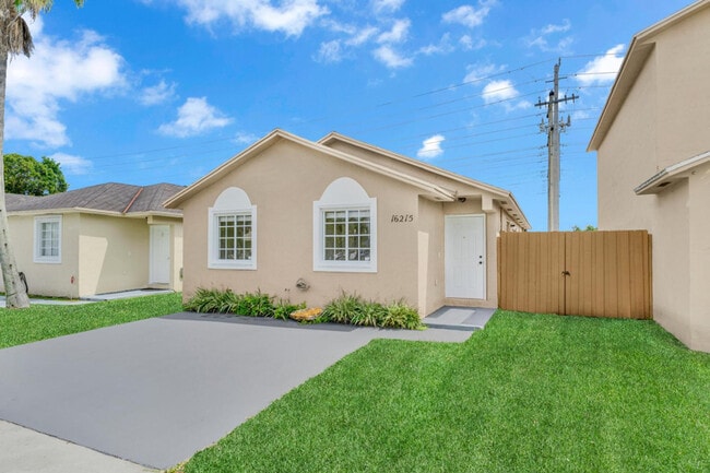 Building Photo - 16214 SW 137th Ct