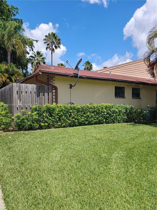 Building Photo - 4322 Woodstock Dr