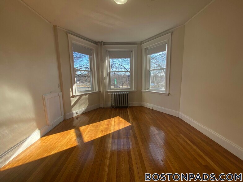 Primary Photo - 1163 Boylston St