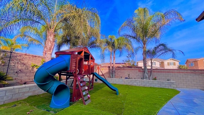 Building Photo - BEAUTIFUL 5BD/3BA-2 Story Home available for rent in Jurupa Valley!