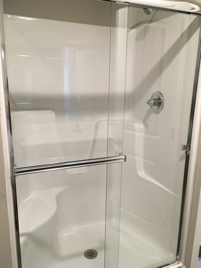 Building Photo - 3 Bed Townhome in Grain Valley