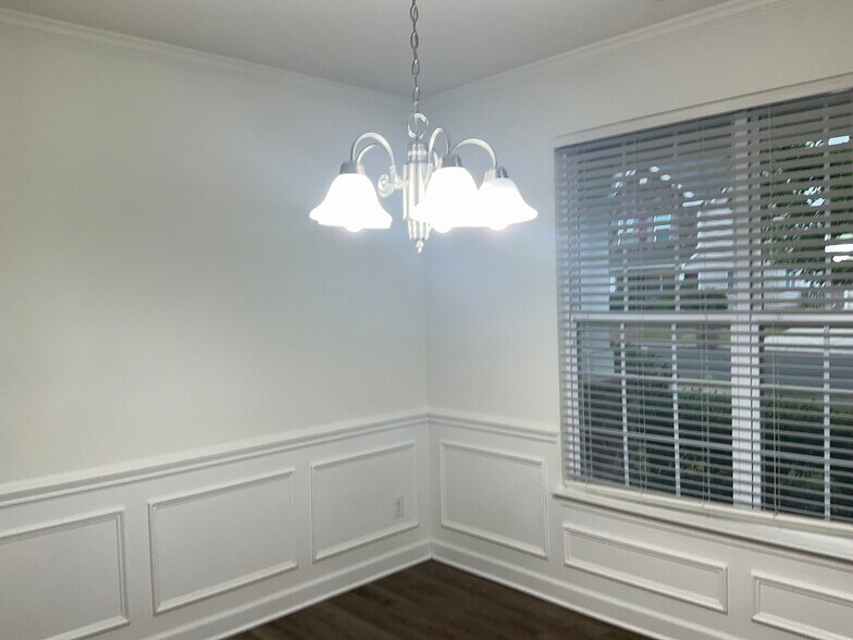 Building Photo - 3013 Corrona Ln