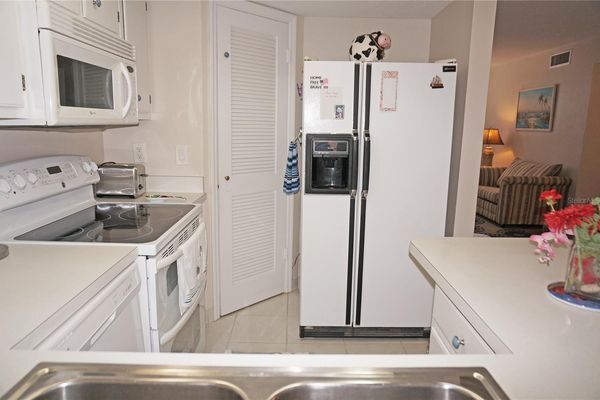 Building Photo - 4158 Tamiami Trl