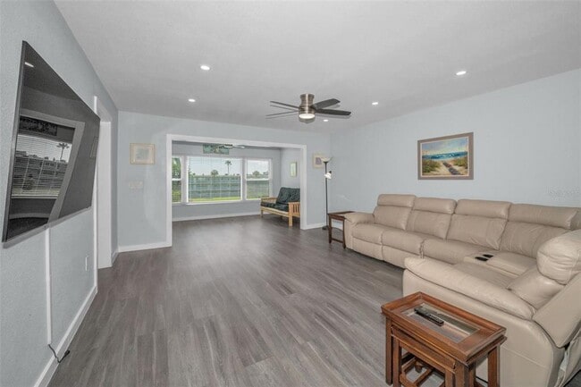 Building Photo - 300 64th Ave