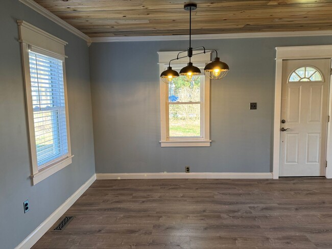 Building Photo - South AVL - So many special touches and st...