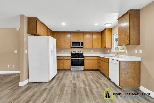Building Photo - Cozy 3-Bedroom Home with Modern Touches