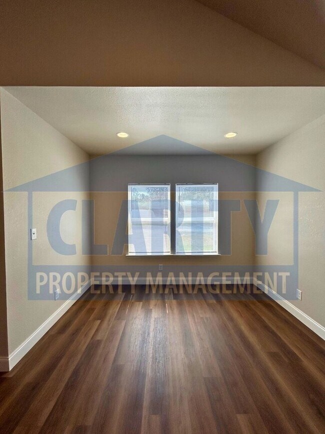 Building Photo - Newly constructed home!