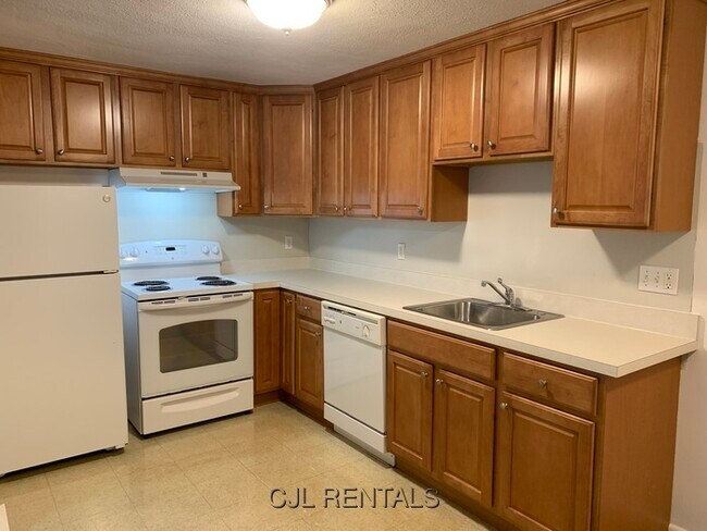 Building Photo - 5 Viking Ct