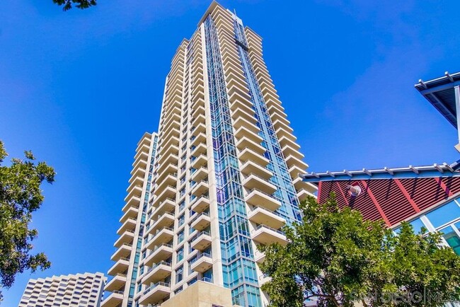 Building Photo - 550 Front St