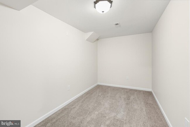 Building Photo - 1203 Brantford Ave