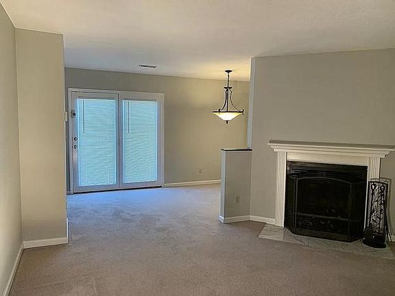 Building Photo - 2030 Silverbrook Dr