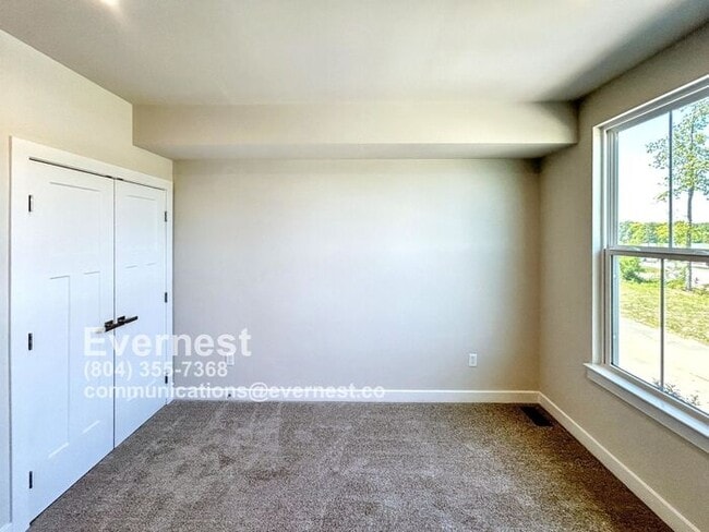 Building Photo - 12112 Calgary Lp