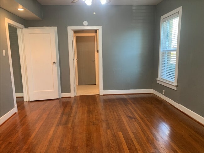 Building Photo - 1919 Wentworth St