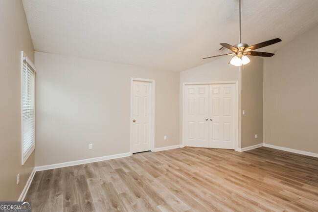 Building Photo - 5563 Newberry Point Dr