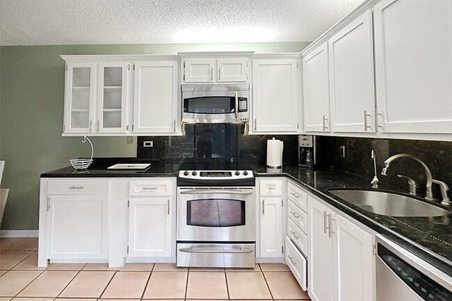 Building Photo - 1700 Embassy Dr