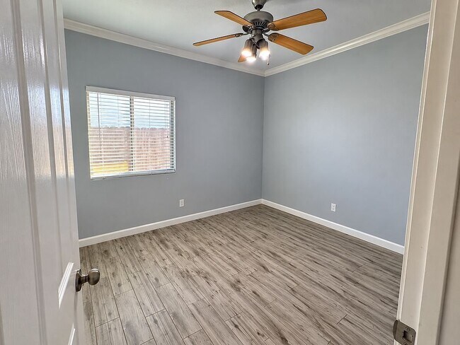 Building Photo - 6602 Escallonia Way