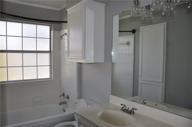Building Photo - 1704 Parkfield Cove