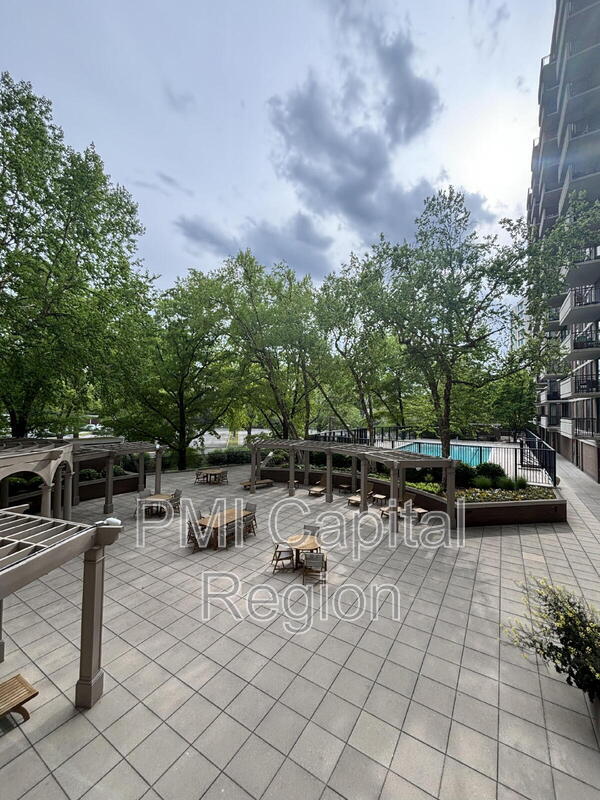 Building Photo - 4620 N Park Ave