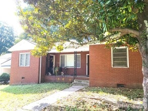 Building Photo - 90 Creswell Dr NE