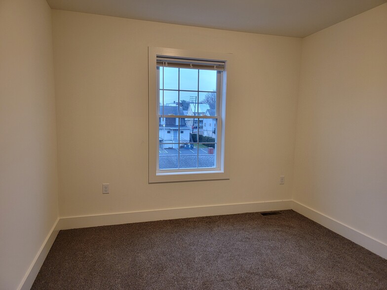 Building Photo - 14 Burk Ct