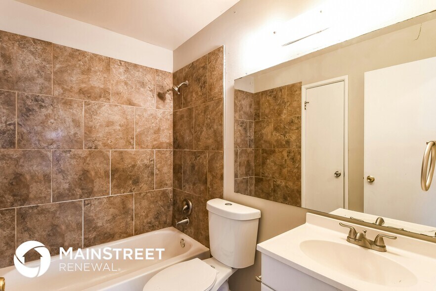 Building Photo - 3665 Hambletonian Dr