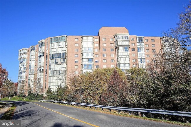 Primary Photo - 3210 N Leisure World Blvd