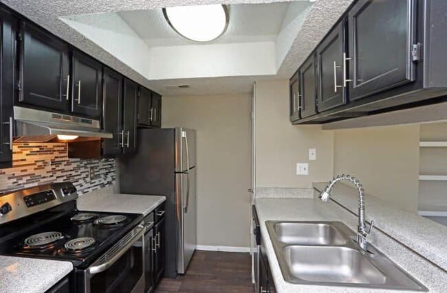 Building Photo - 2 bedroom in Bedford TX 76021