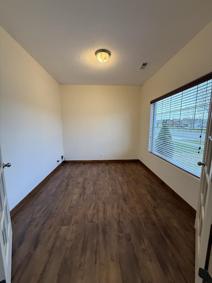 Building Photo - 3420 W Pescador Dr