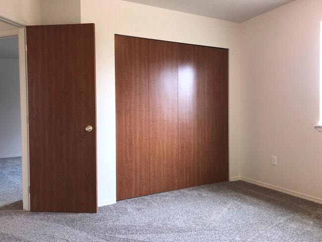 Building Photo - December Rent FREE w/ 12m Lease! Newer Construction Duplex!!