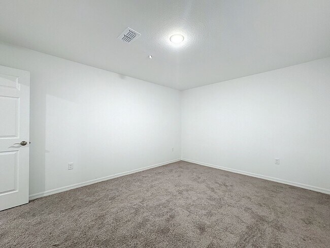 Building Photo - Townhouse For Lease in Saint Cloud