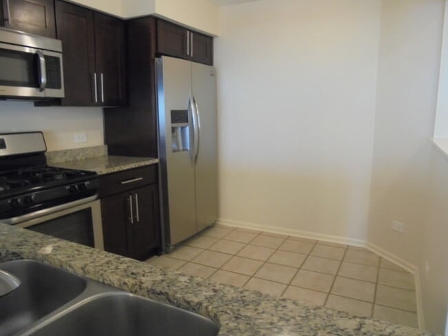 Building Photo - 938 Ridgefield Ln