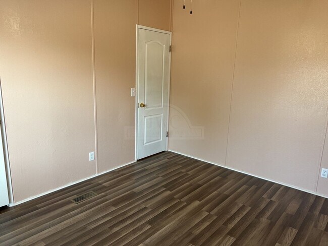 Building Photo - 5013 Tiffany Cir