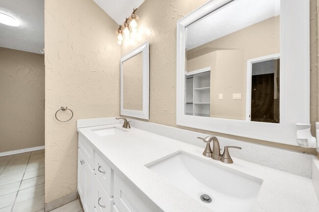 Building Photo - 3834 Carya Cir