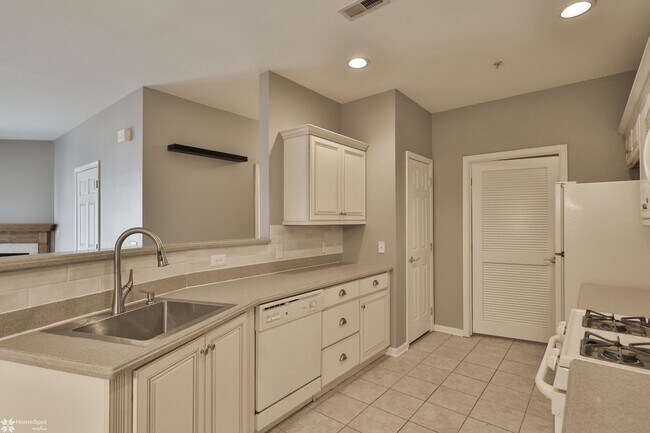 Building Photo - 2 bedroom condo at Country Classics at Morgan Hill