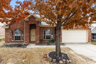 Building Photo - 3704 St Johns Dr