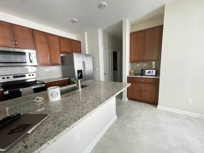 Building Photo - 166 Modesto Dr