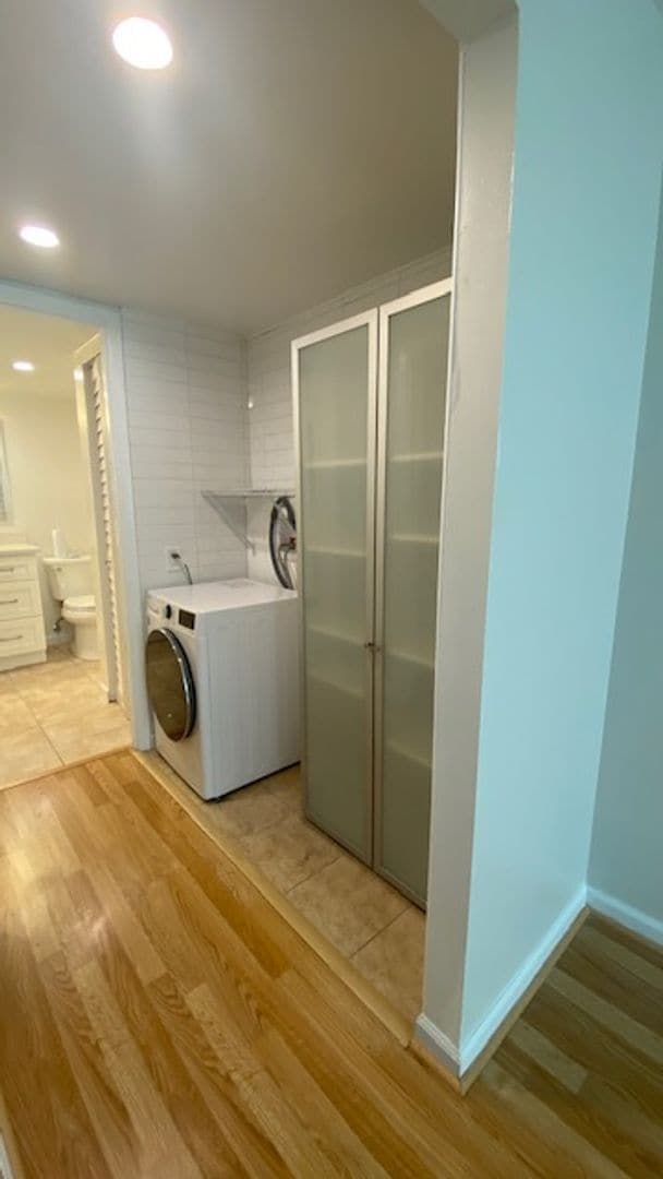 Building Photo - Beautiful Condo Fully Remodeled!! Close to Beaches! West of the Trail!!