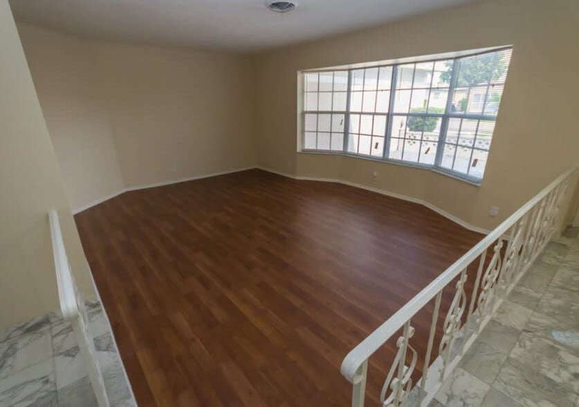 Building Photo - 4986 NW 39th St