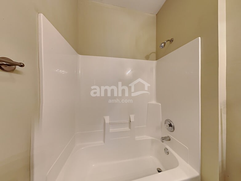 Building Photo - 1863 Goss Ct