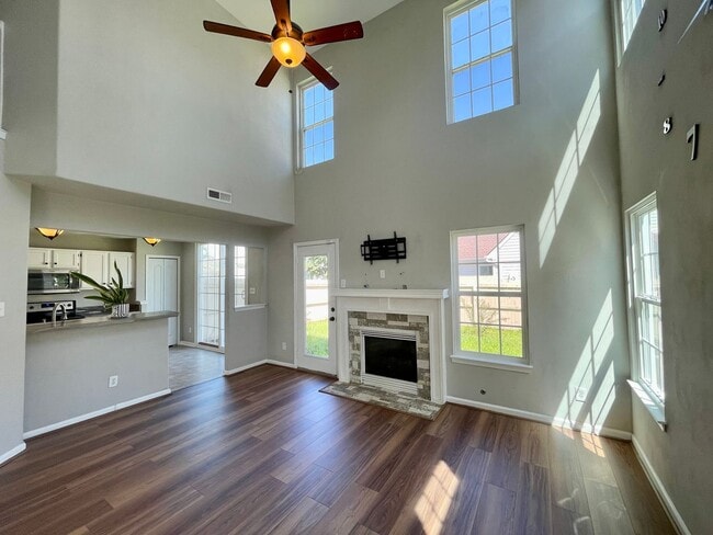 Building Photo - Soaring Ceilings & Spacious Living in Western Branch