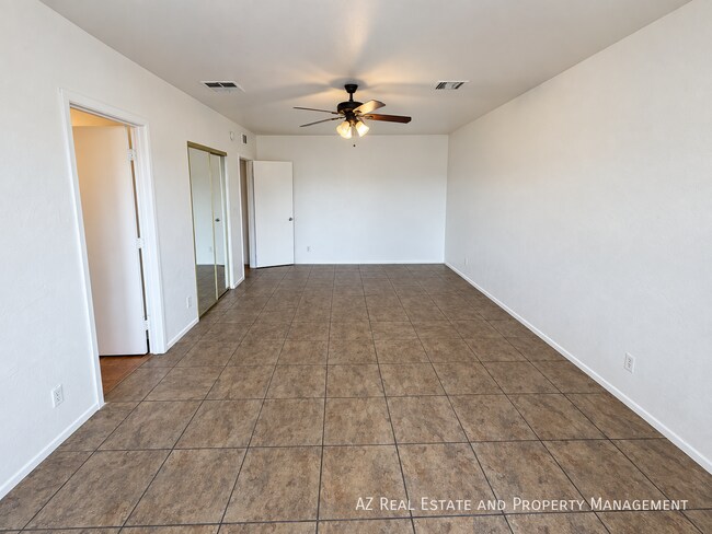 Building Photo - 4528 W Palm Ln