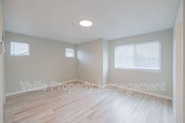 Building Photo - 13001 S Crompton Lane