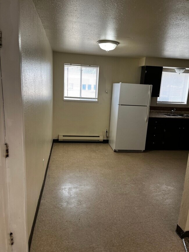 Duplex unit East Nampa near NNU and Downtown! 219 23rd Ave S Nampa ID