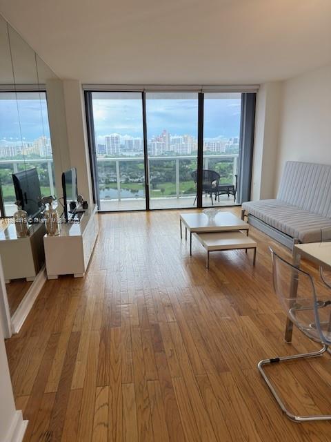 Building Photo - 3625 N Country Club Dr